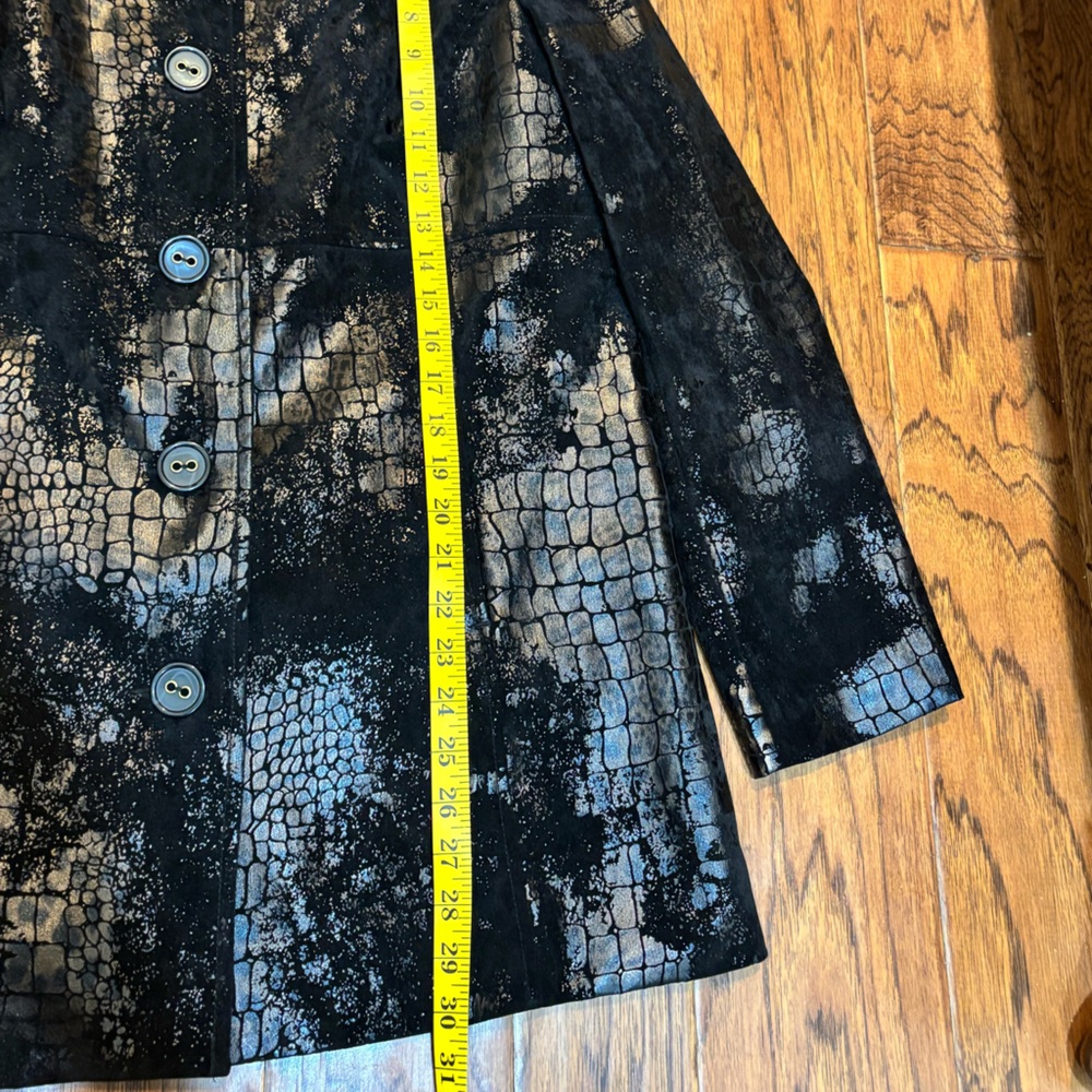 ELCC Black Snakeskin Textured Button Jacket – Size L - Picture 13 of 13